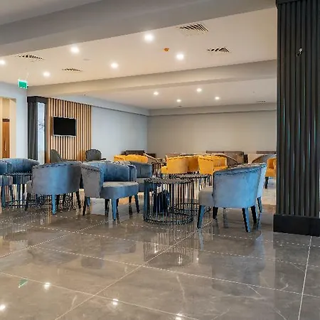 Aska Costa Club Side