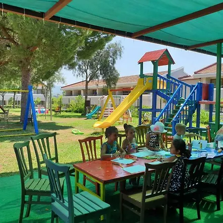 Aska Costa Club Side